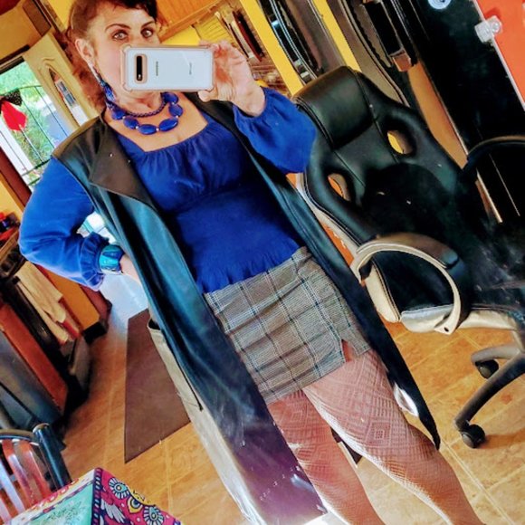 Cindy Jenkins of The Bling Sisters LIVE! Inc. - Picture 4 of 15